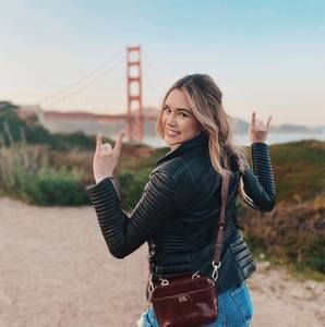 Meet your Posher, Melissa